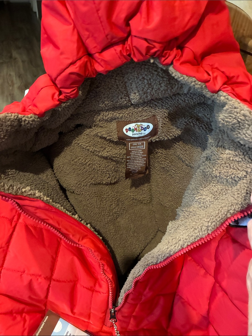 Peekaboo Poncho Red Quilted Jacket/car seat cover/shopping cart liner NWT - Picture 9 of 11